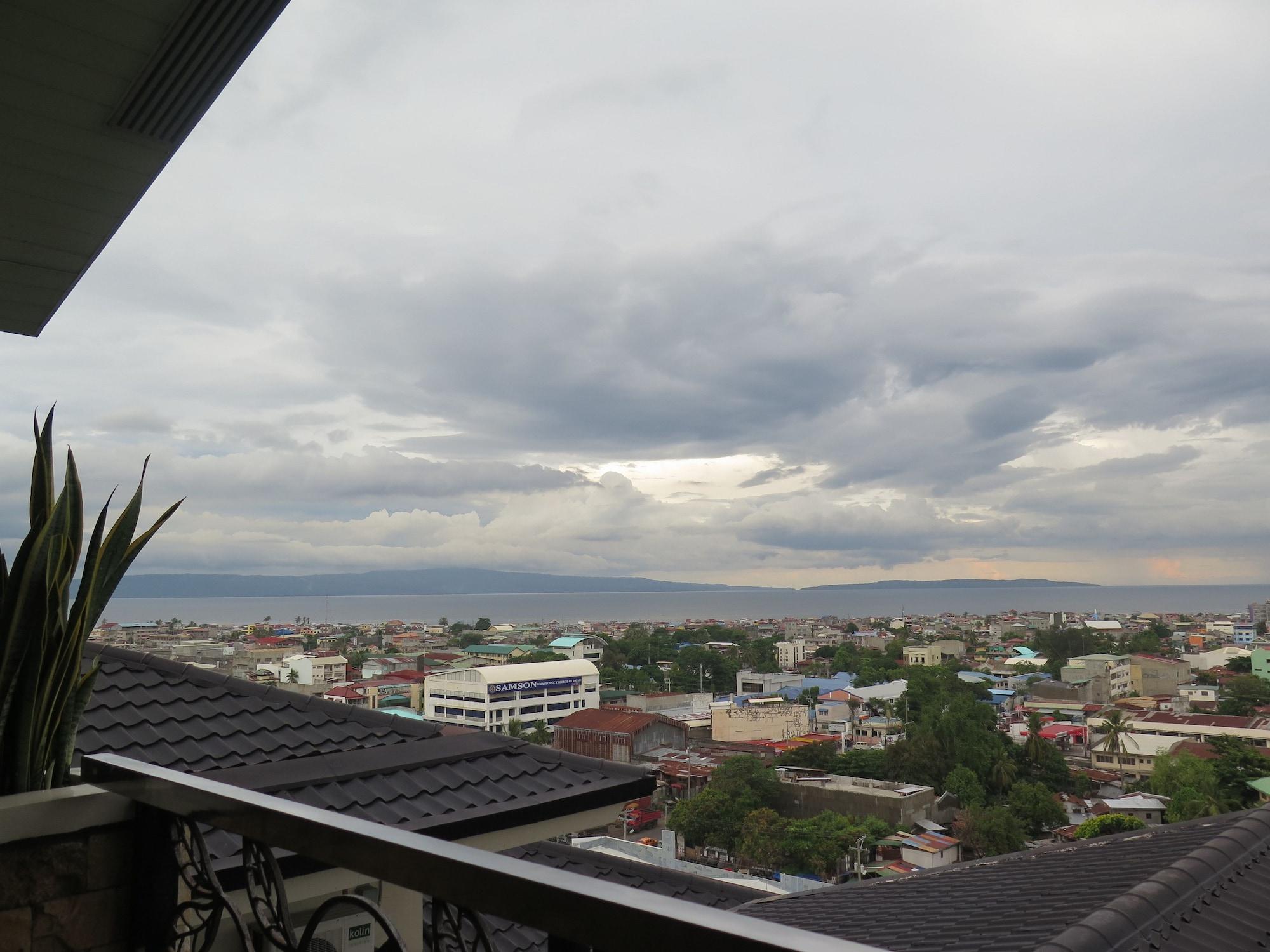 The Pinnacle Hotel And Suites Davao City Dış mekan fotoğraf