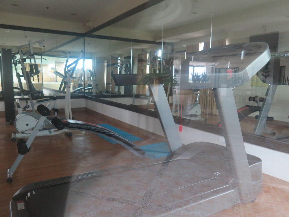 The Pinnacle Hotel And Suites Davao City Dış mekan fotoğraf