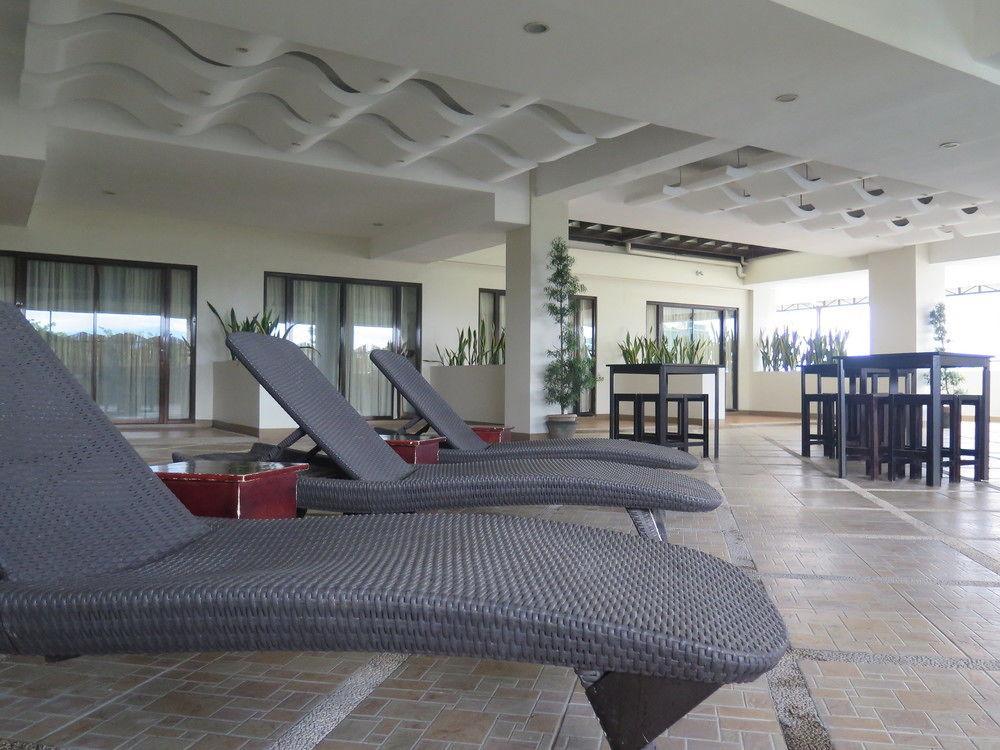 The Pinnacle Hotel And Suites Davao City Dış mekan fotoğraf