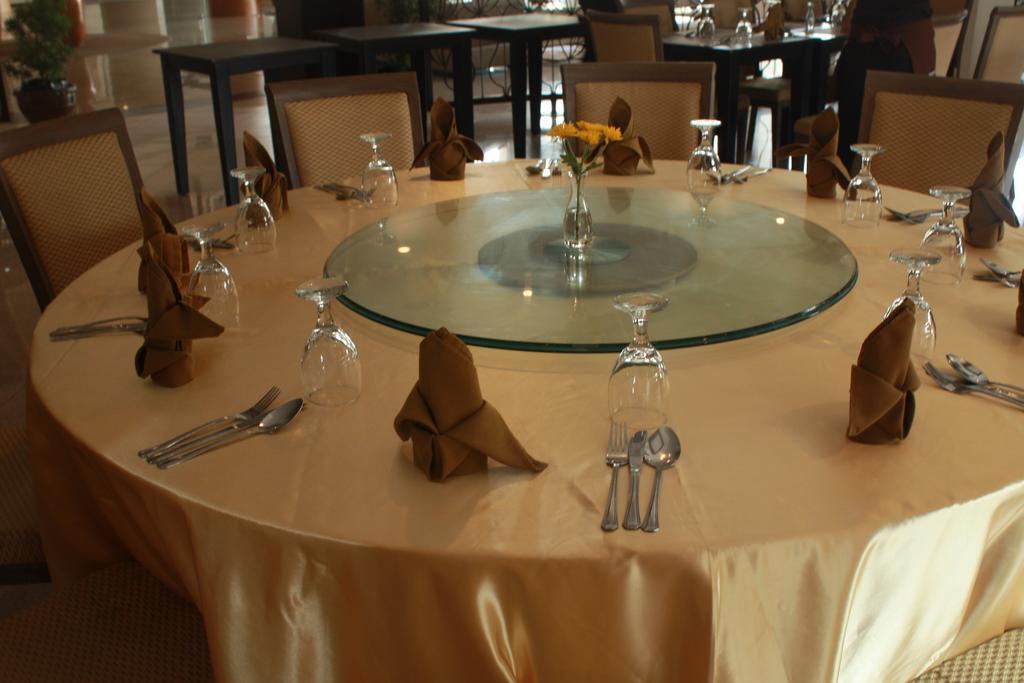 The Pinnacle Hotel And Suites Davao City Dış mekan fotoğraf