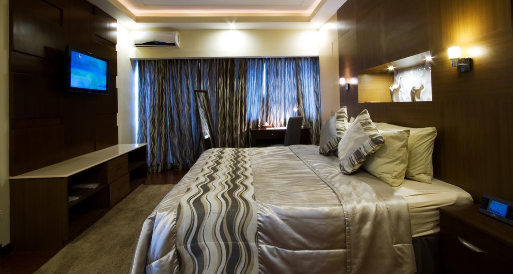 The Pinnacle Hotel And Suites Davao City Dış mekan fotoğraf