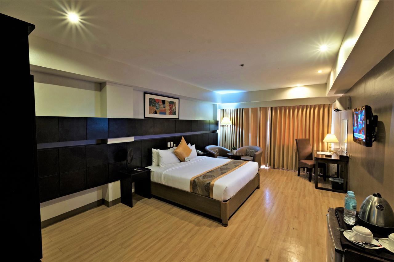 The Pinnacle Hotel And Suites Davao City Dış mekan fotoğraf