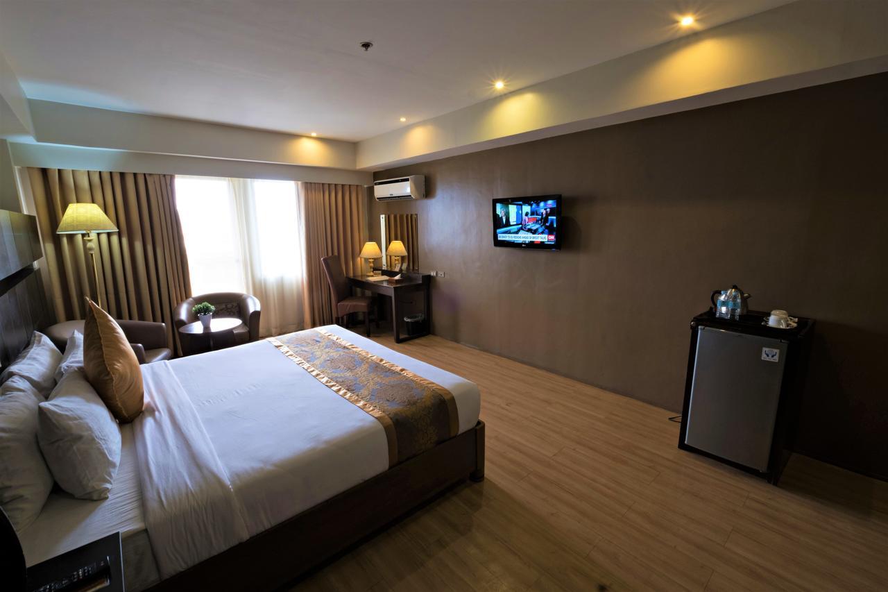 The Pinnacle Hotel And Suites Davao City Dış mekan fotoğraf